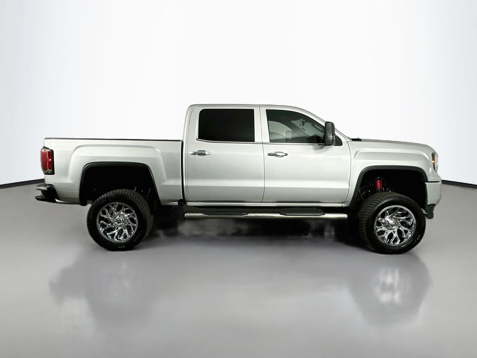 Used 2018 GMC Sierra 1500 SLT AWD/4WD image 9