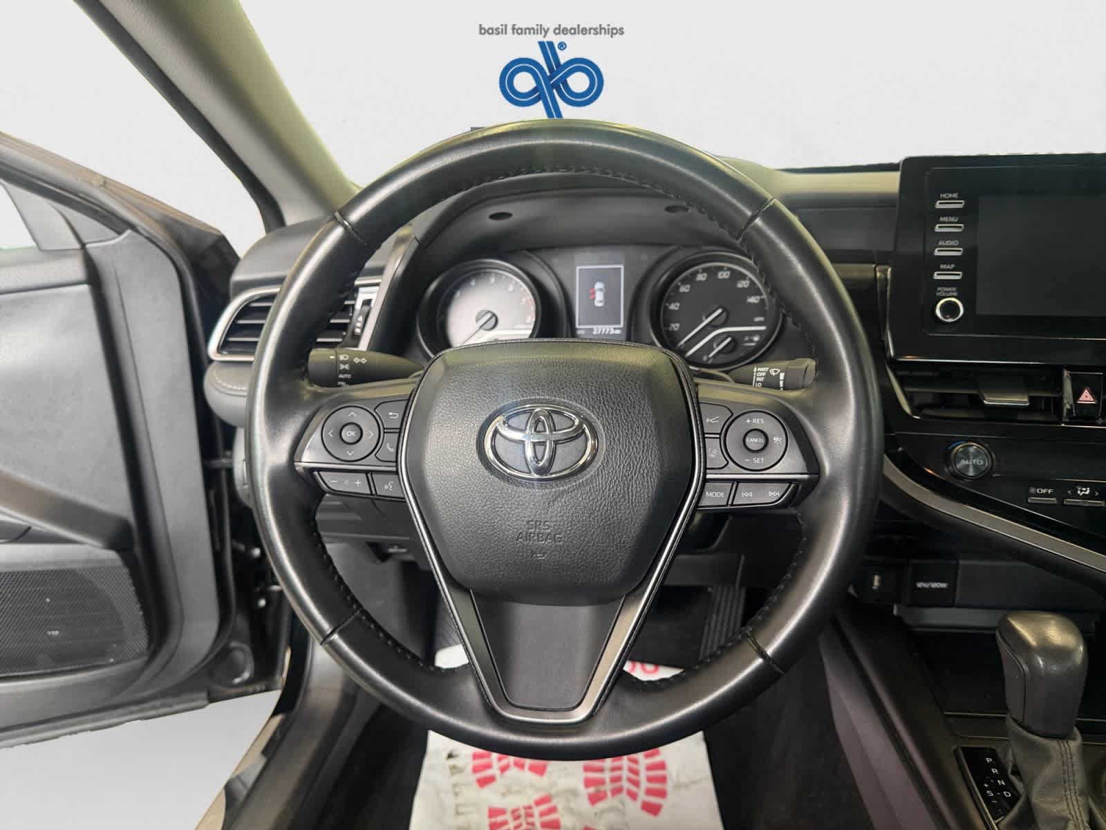 Used 2024 Toyota Camry SE FWD image 14