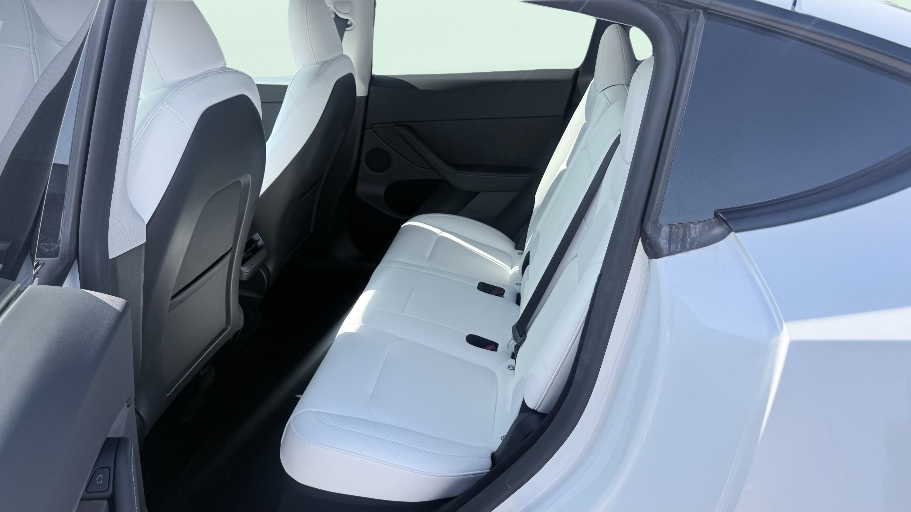 Used 2023 Tesla Model Y Long Range AWD/4WD image 26