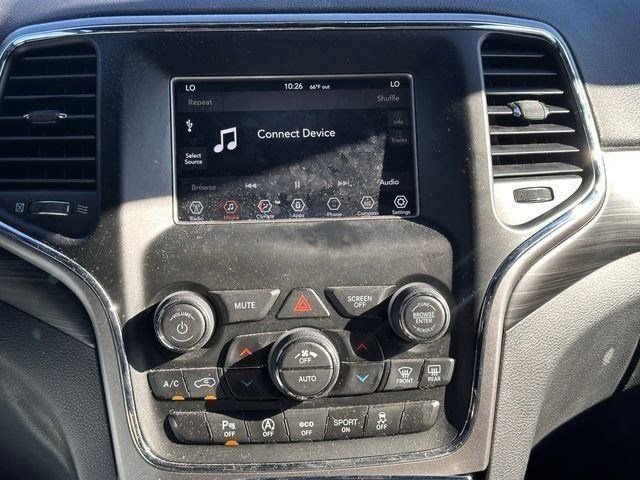 Used 2020 Jeep Grand Cherokee Laredo image 28