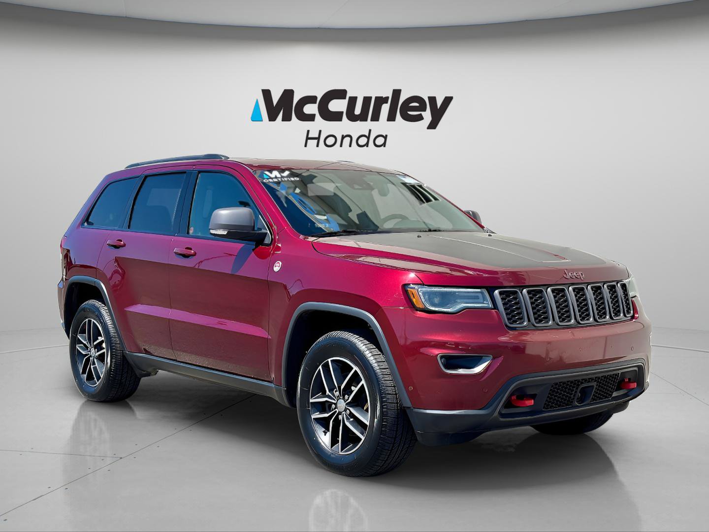Used 2017 Jeep Grand Cherokee Trailhawk w/ Trailhawk Luxury Group AWD/4WD image 1