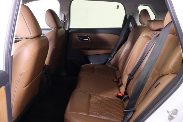Used 2024 Nissan Rogue Platinum FWD image 14