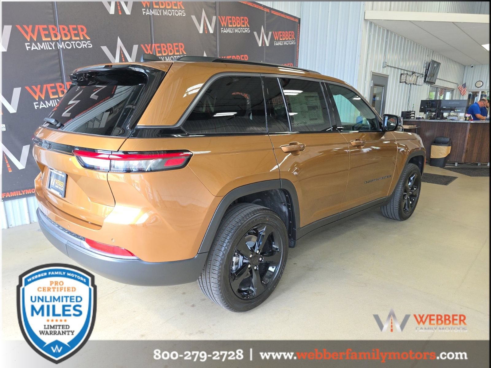 New 2026 Jeep Grand Cherokee Limited w/ Limited Altitude Package AWD/4WD image 4