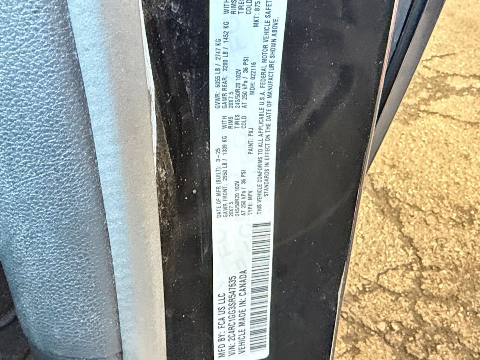 Used 2025 Chrysler Pacifica Limited FWD image 32