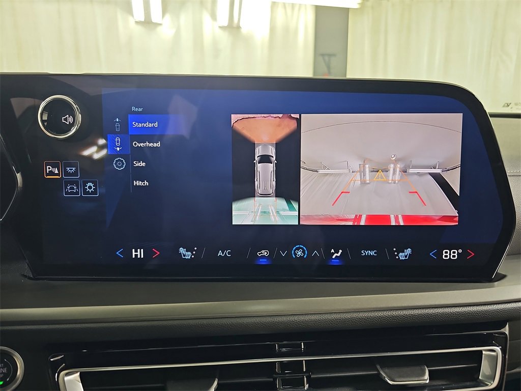 Certified 2024 Chevrolet Traverse LT w/ Trailering Package image 30