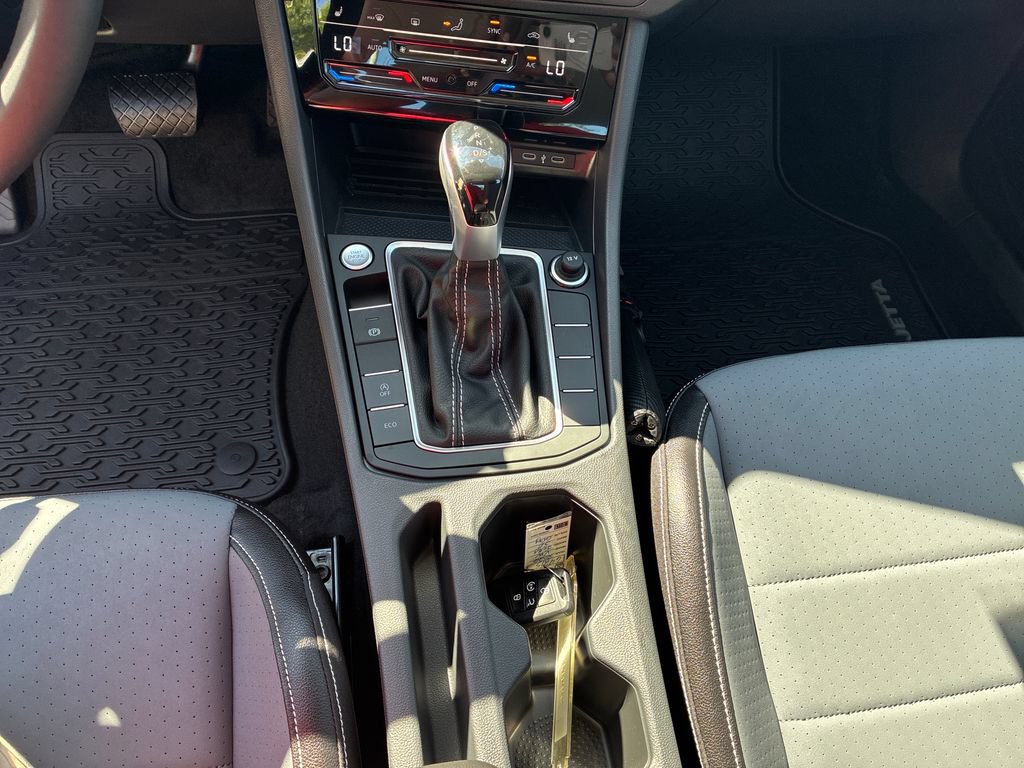 New 2026 Volkswagen Jetta SE FWD image 15
