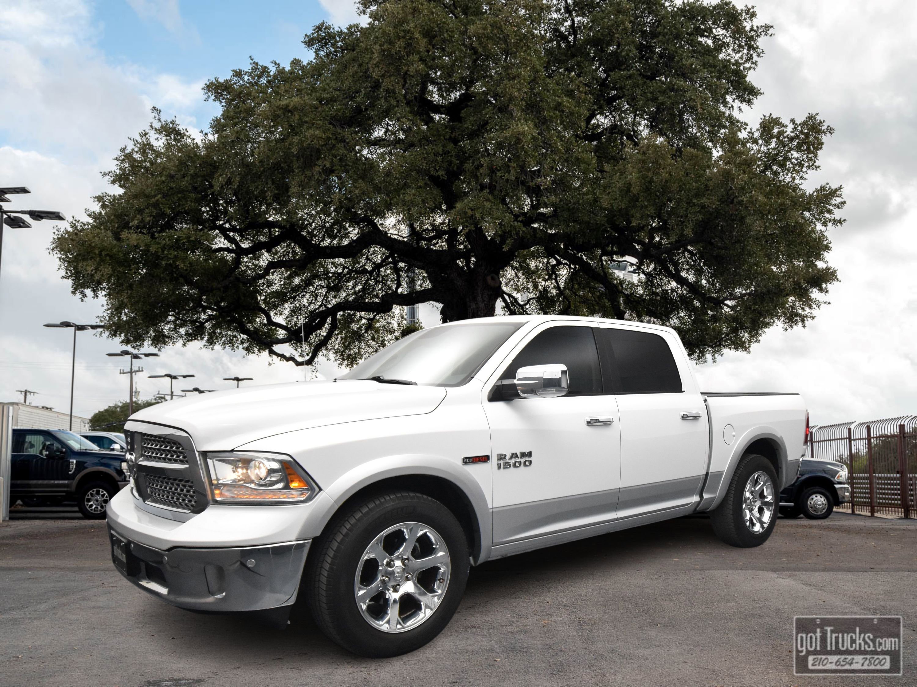 Used 2018 RAM 1500 Laramie RWD image 1