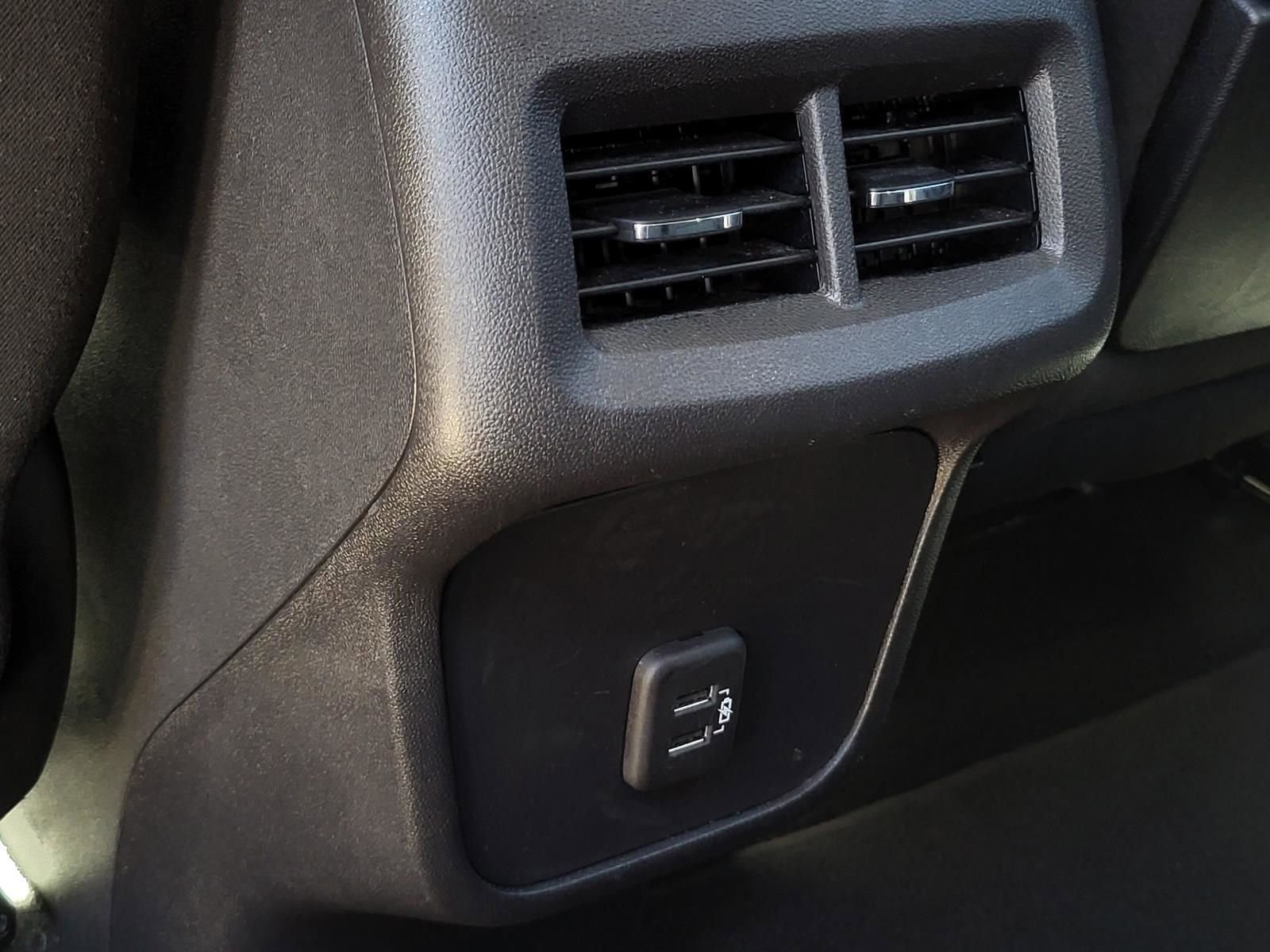 Used 2024 GMC Terrain SLE AWD/4WD image 15