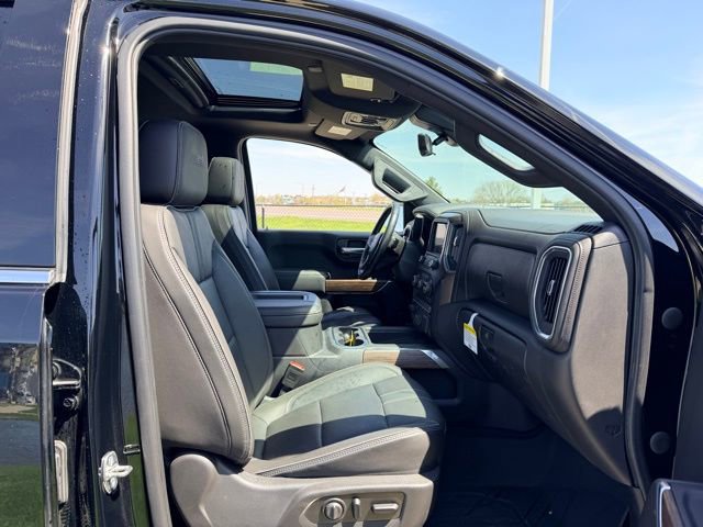Used 2020 Chevrolet Silverado 1500 High Country w/ Technology Package AWD/4WD image 11