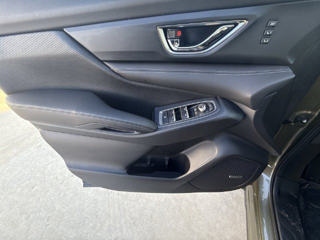 Used 2026 Subaru Ascent Limited AWD/4WD image 13