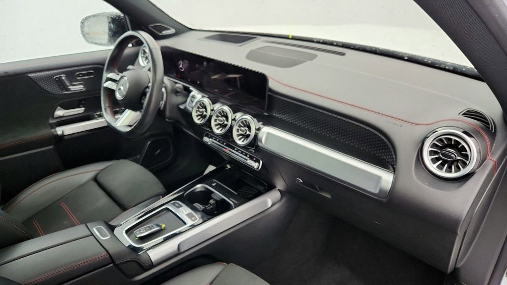 Used 2024 Mercedes-Benz EQB 250+ image 22