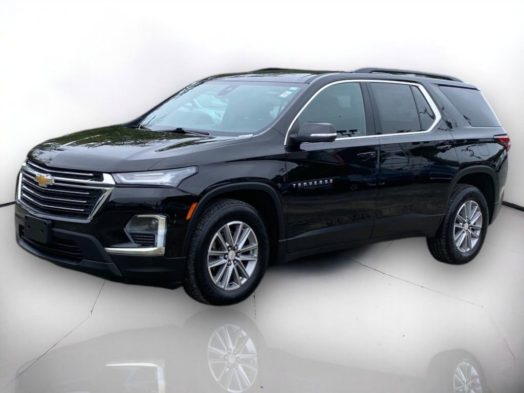 Used 2023 Chevrolet Traverse LT image 2