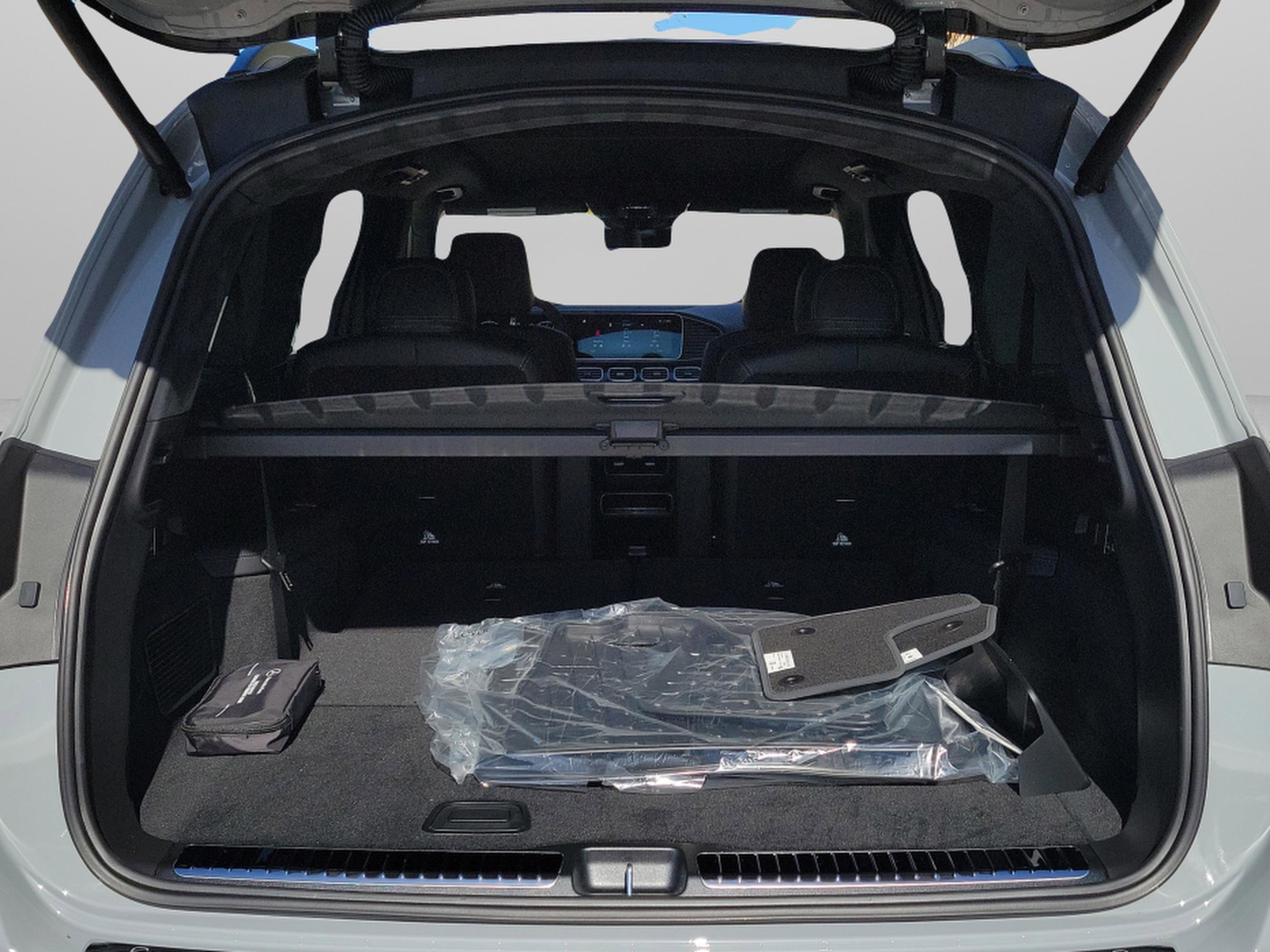 New 2026 Mercedes-Benz GLS 63 AMG 4MATIC image 10