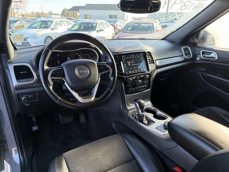 Used 2022 Jeep Grand Cherokee Laredo X AWD/4WD image 16