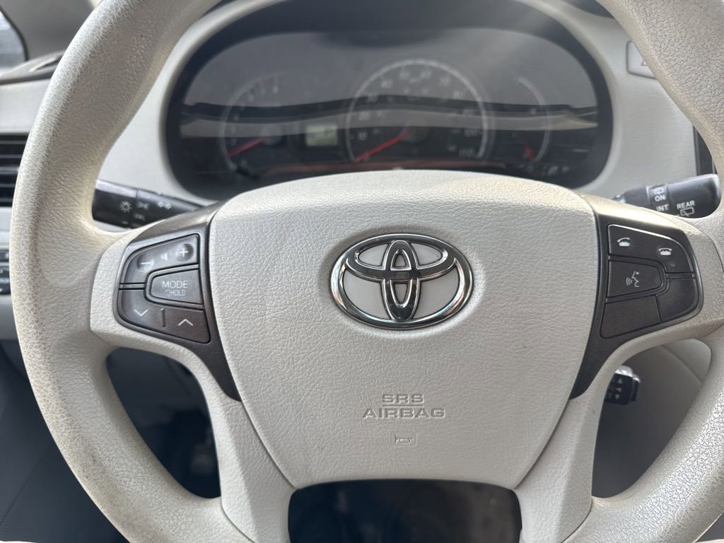 Used 2014 Toyota Sienna LE image 7