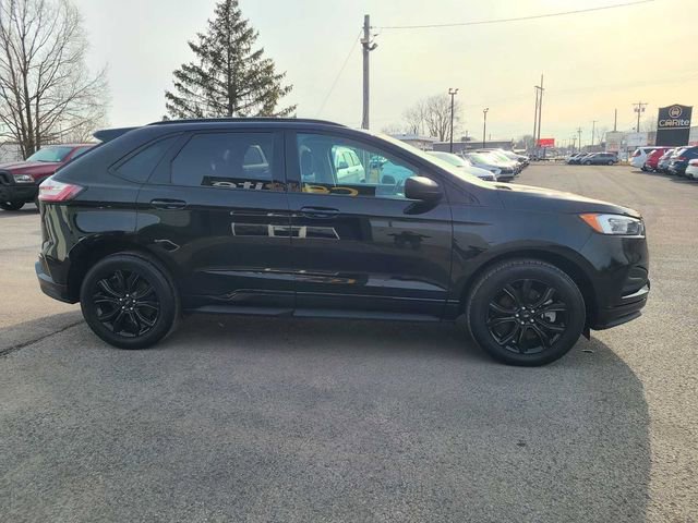 Used 2022 Ford Edge SE w/ Black Appearance Package image 5