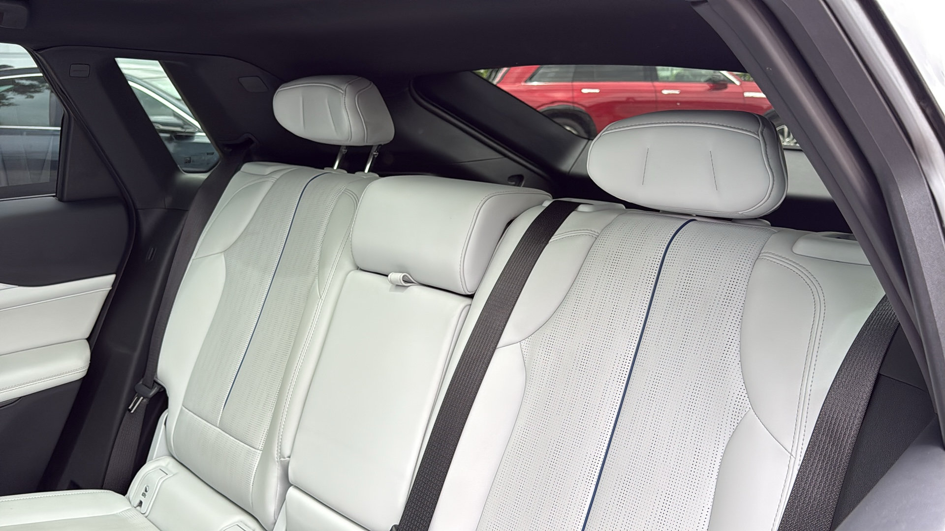 Certified 2024 Cadillac Lyriq Sport w/ LPO, Floor Liner Package AWD/4WD image 28