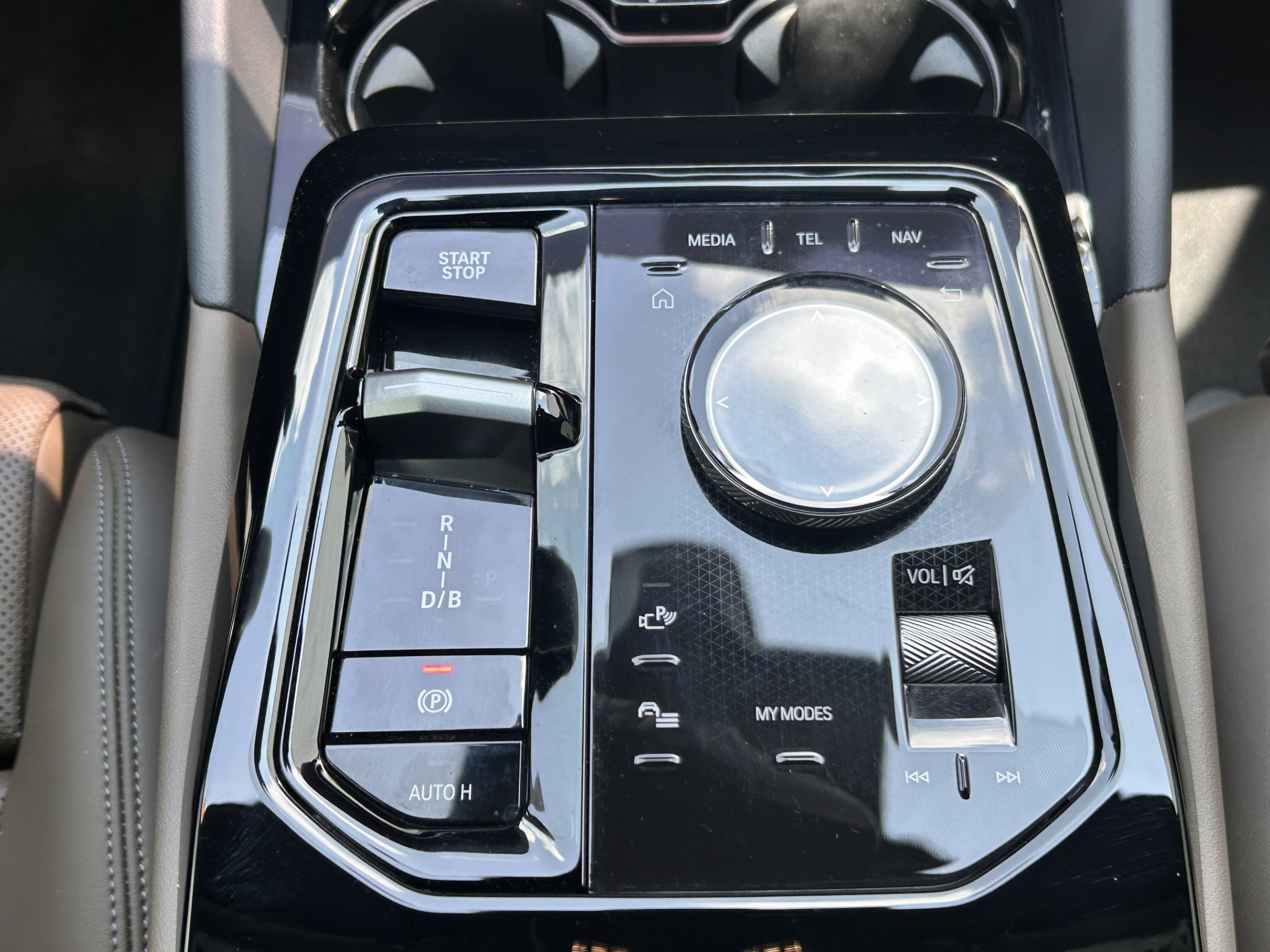 Used 2024 BMW i5 eDrive40i w/ M Sport Package RWD image 12