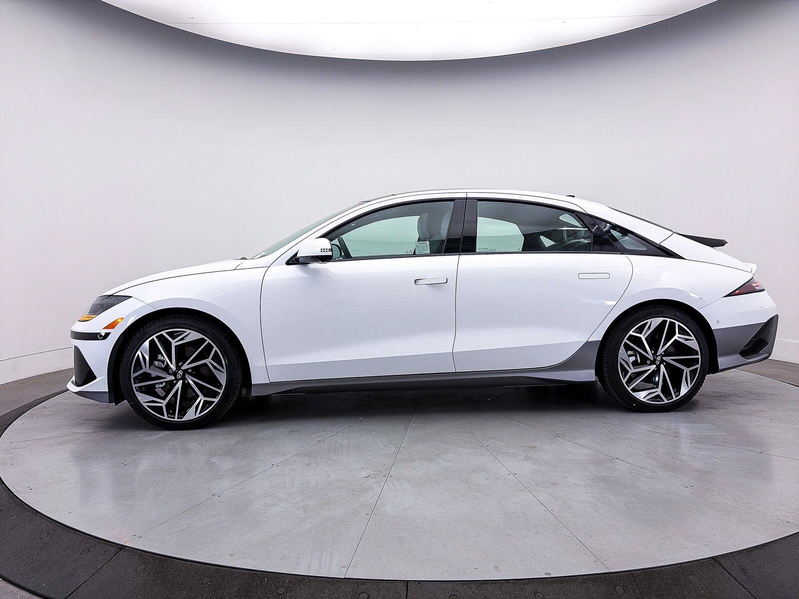 Used 2025 Hyundai Ioniq 6 Limited RWD image 42