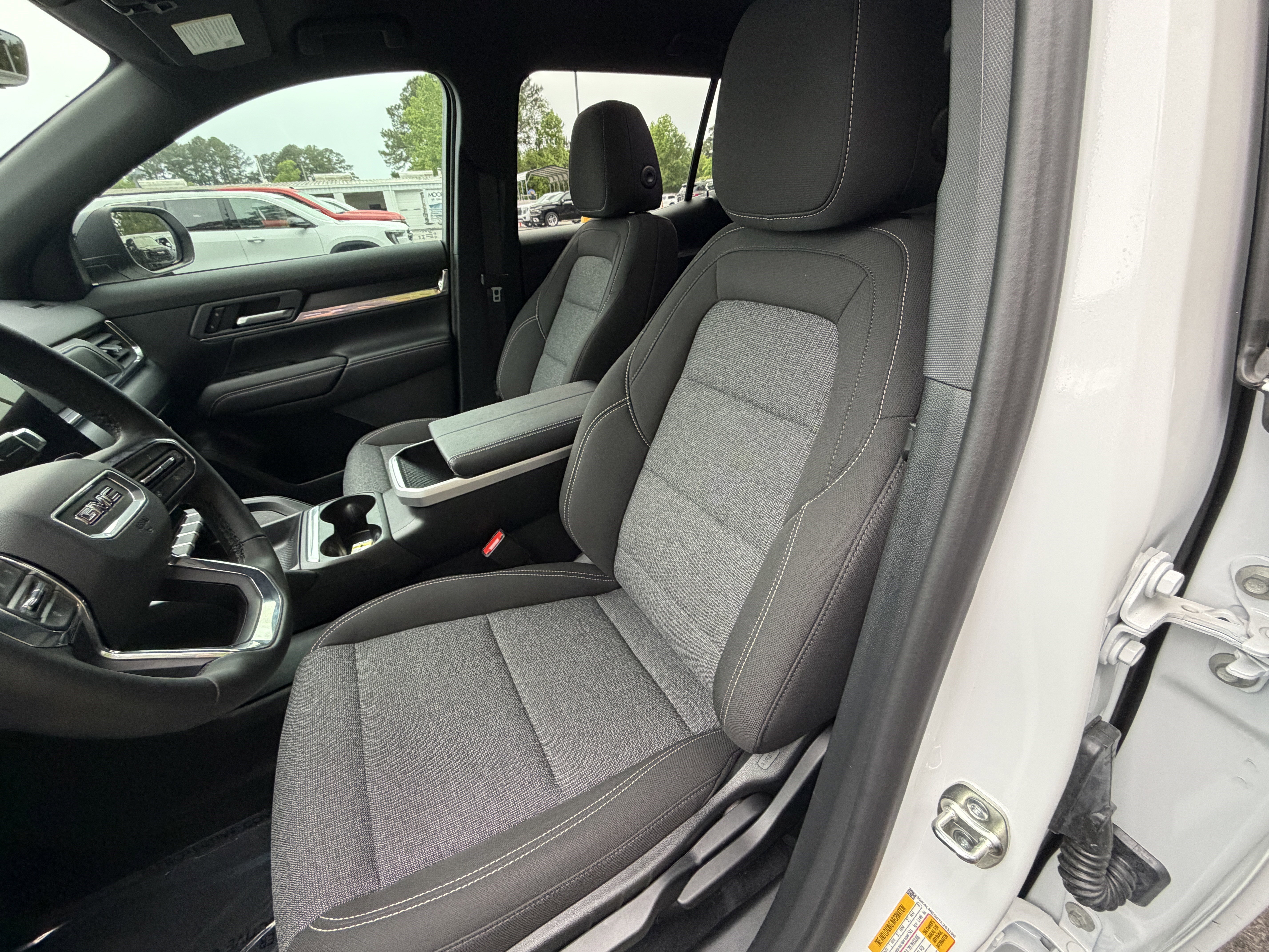 Used 2026 GMC Terrain Elevation w/ Technology Package II FWD image 14