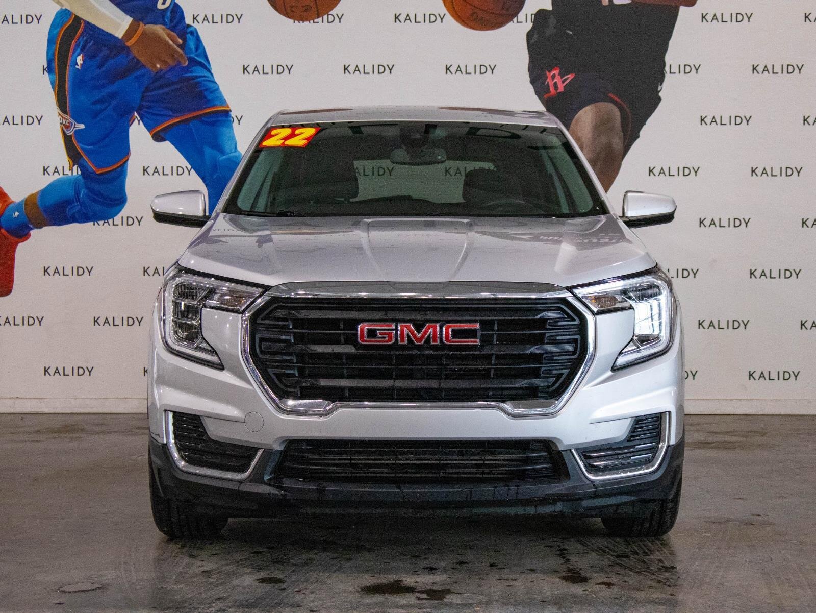 Used 2022 GMC Terrain SLE image 19