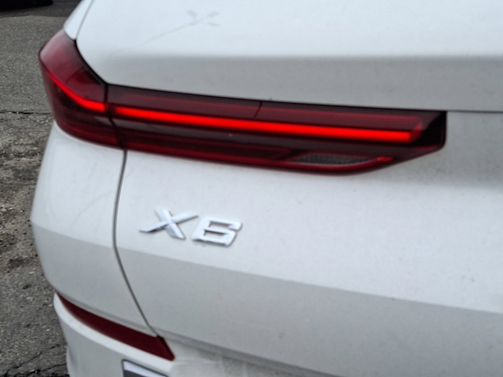 Used 2023 BMW X6 xDrive40i w/ Premium Package image 16