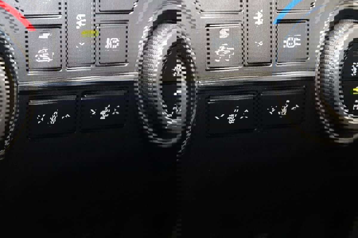 Used 2014 Toyota Tundra Limited w/ Limited Premium Package image 10