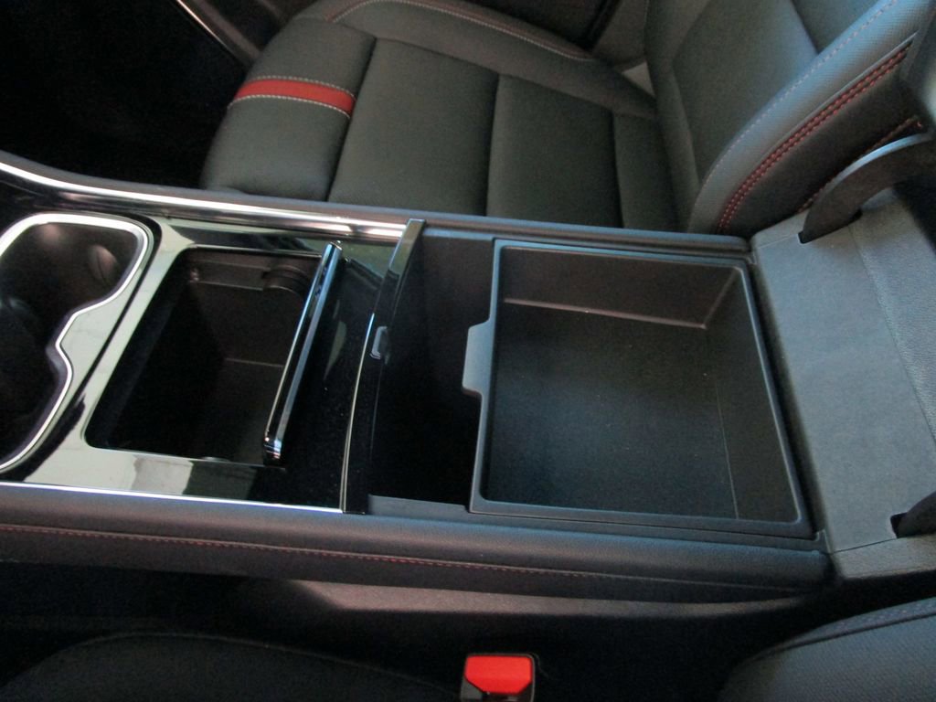 Used 2024 Chevrolet Traverse RS image 38