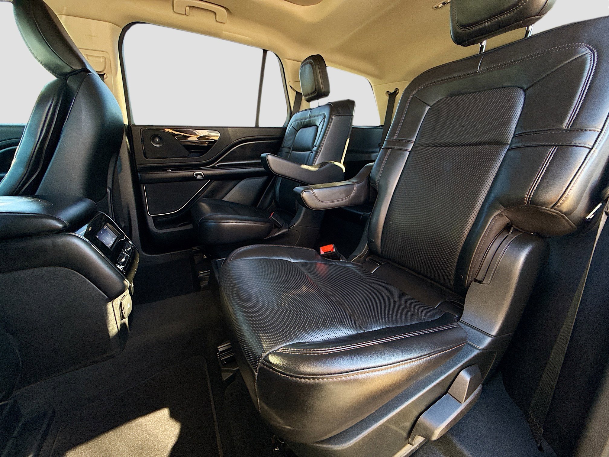 Used 2023 Lincoln Aviator Reserve image 20