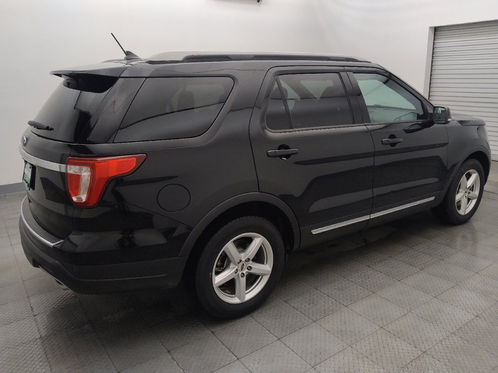 Used 2018 Ford Explorer XLT w/ Equipment Group 201A FWD image 10