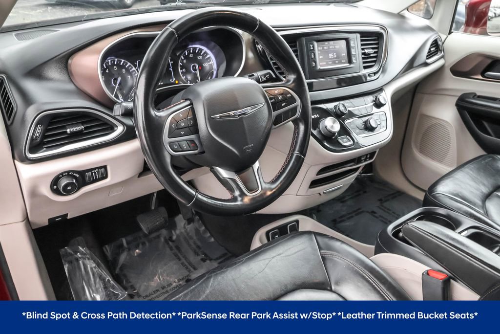 Used 2017 Chrysler Pacifica Touring-L image 5
