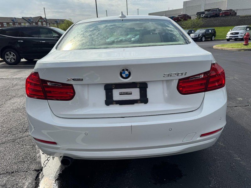 Used 2015 BMW 320i xDrive Sedan image 4