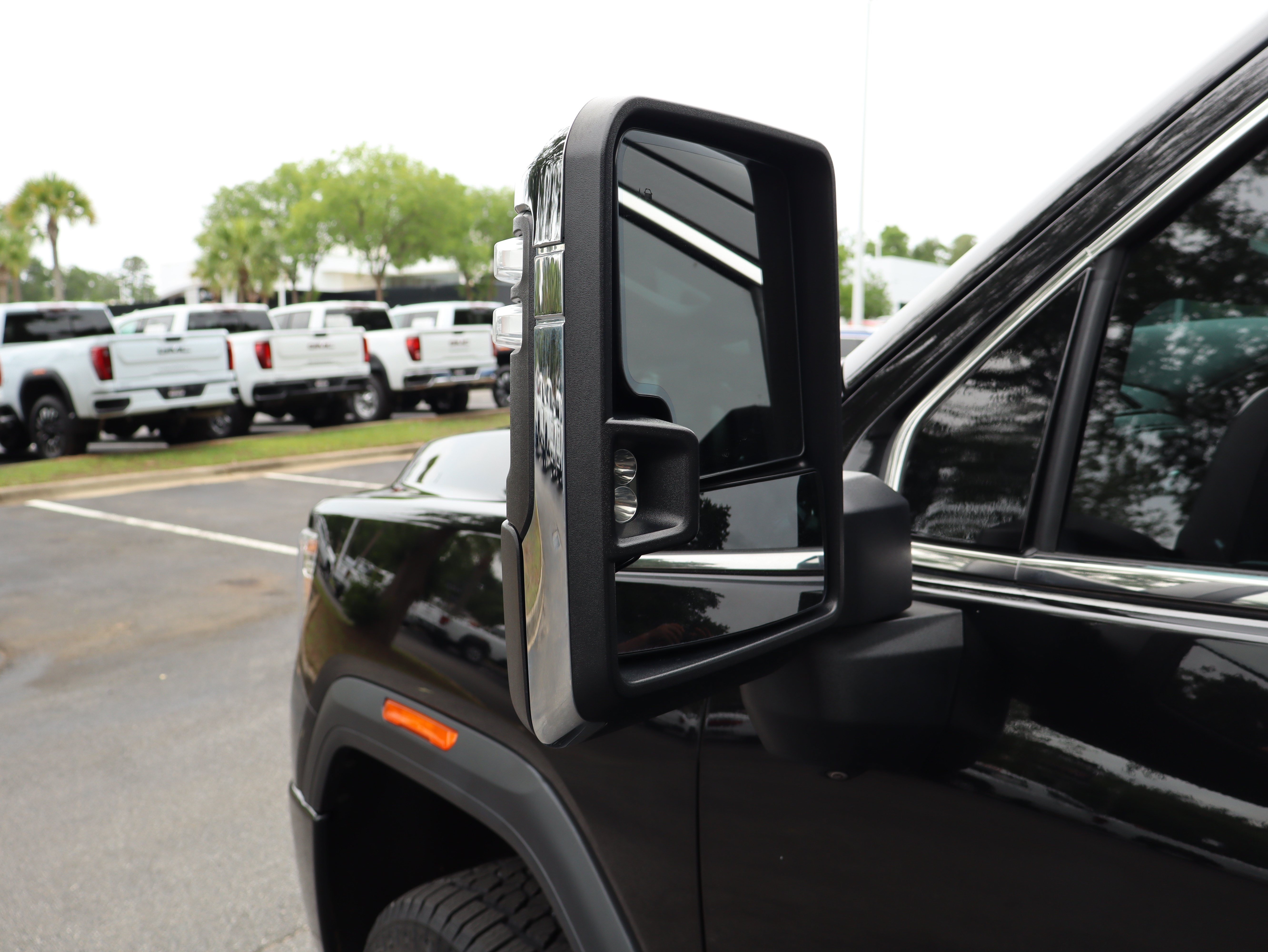 Used 2022 GMC Sierra 3500 Denali w/ Denali Black Diamond Edition AWD/4WD image 16