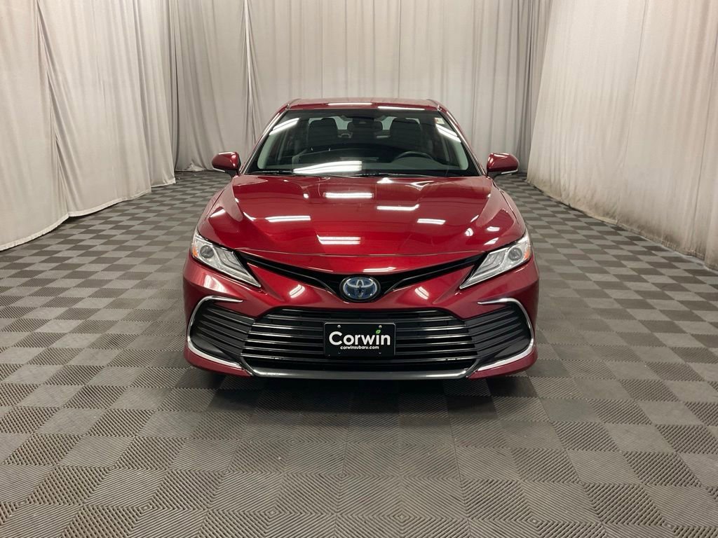 Used 2021 Toyota Camry XLE w/ Cold Weather Package FWD image 2
