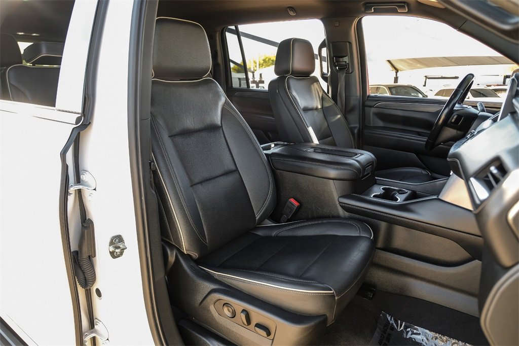 Used 2022 GMC Yukon XL SLT image 35