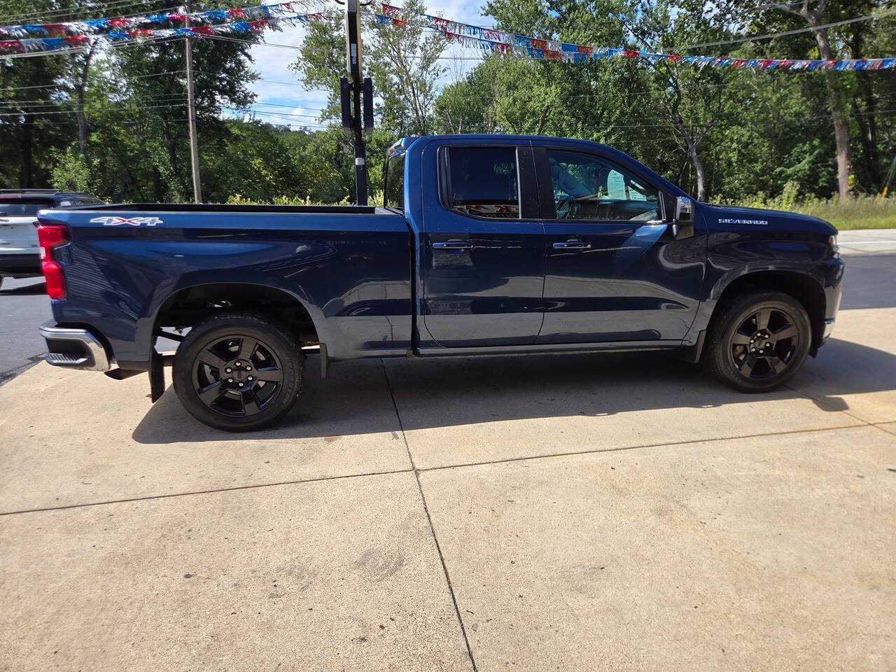 Used 2019 Chevrolet Silverado 1500 LT w/ All-Star Edition AWD/4WD image 8