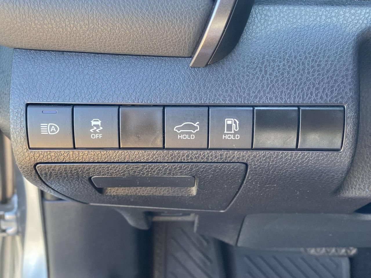 Used 2023 Toyota Camry XSE FWD image 18