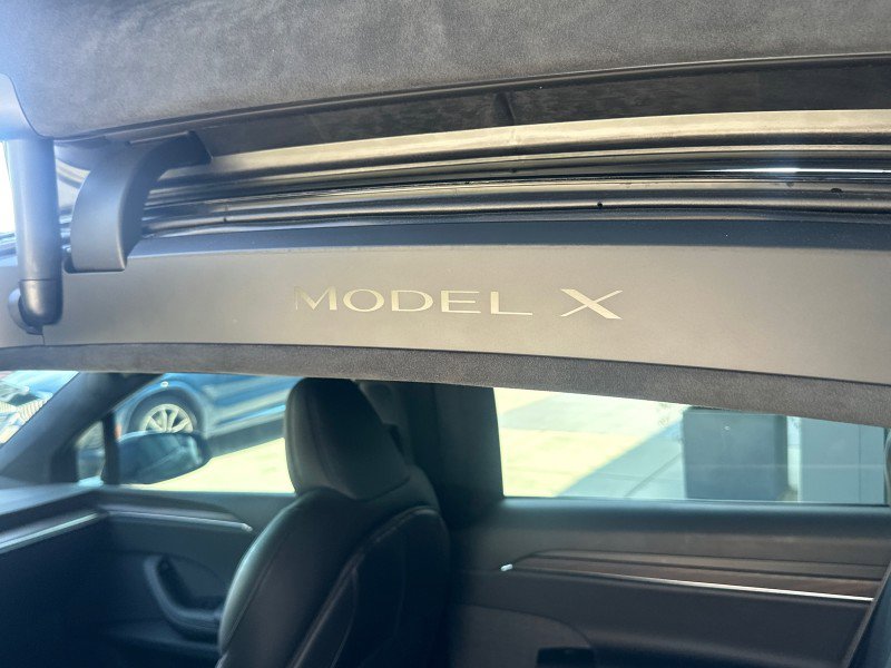 Used 2024 Tesla Model X image 18
