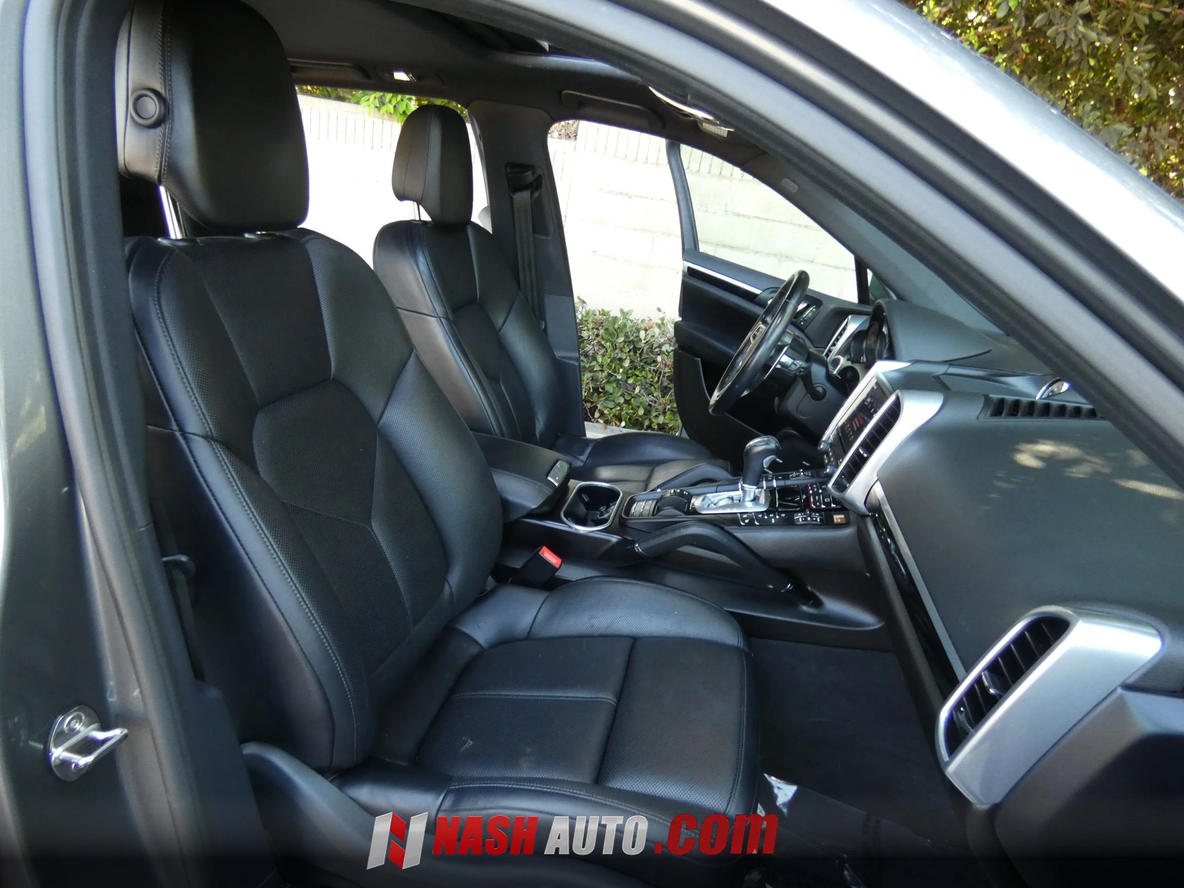 Used 2018 Porsche Cayenne AWD/4WD image 26