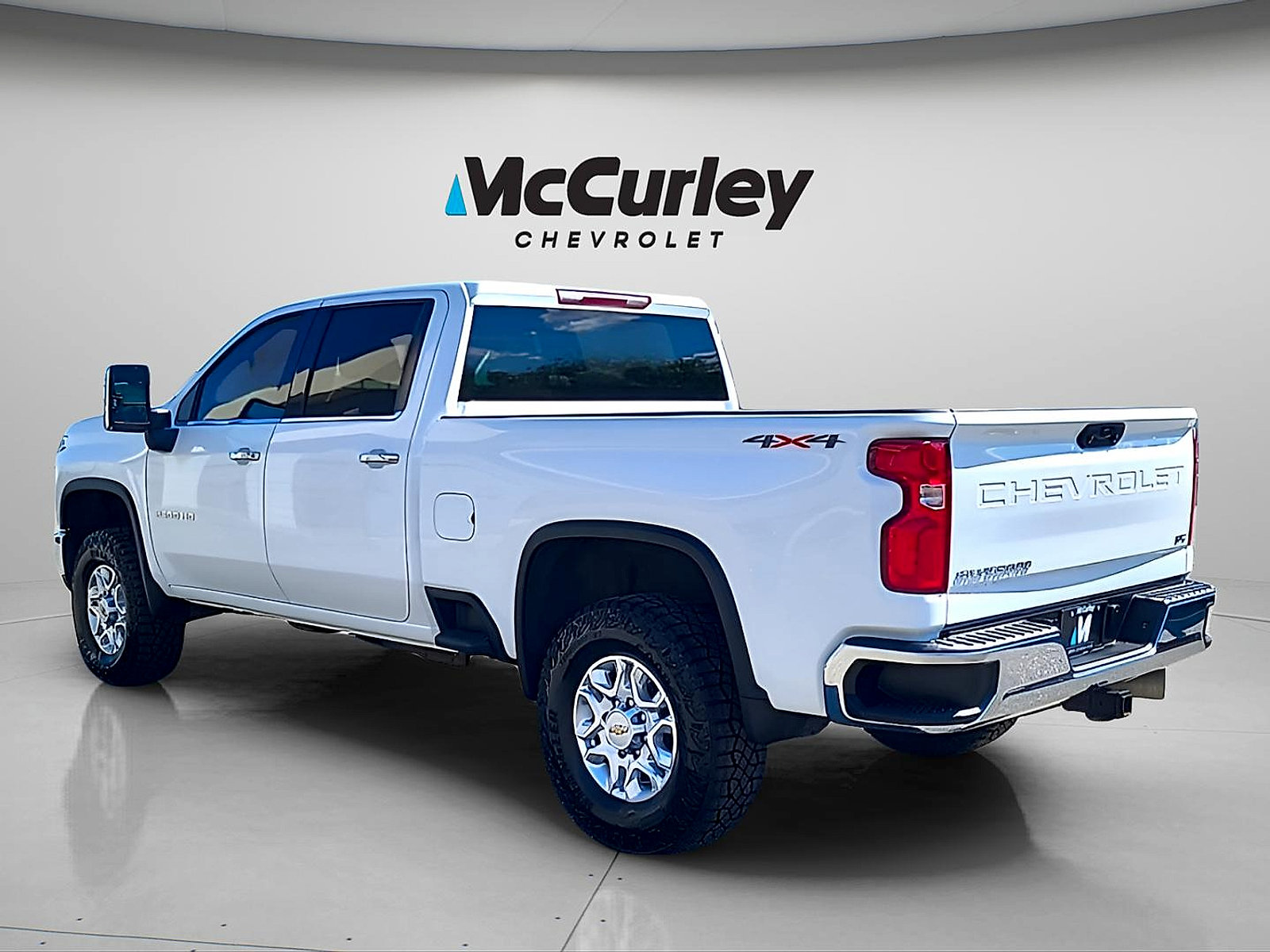 Used 2024 Chevrolet Silverado 2500 LTZ AWD/4WD image 5