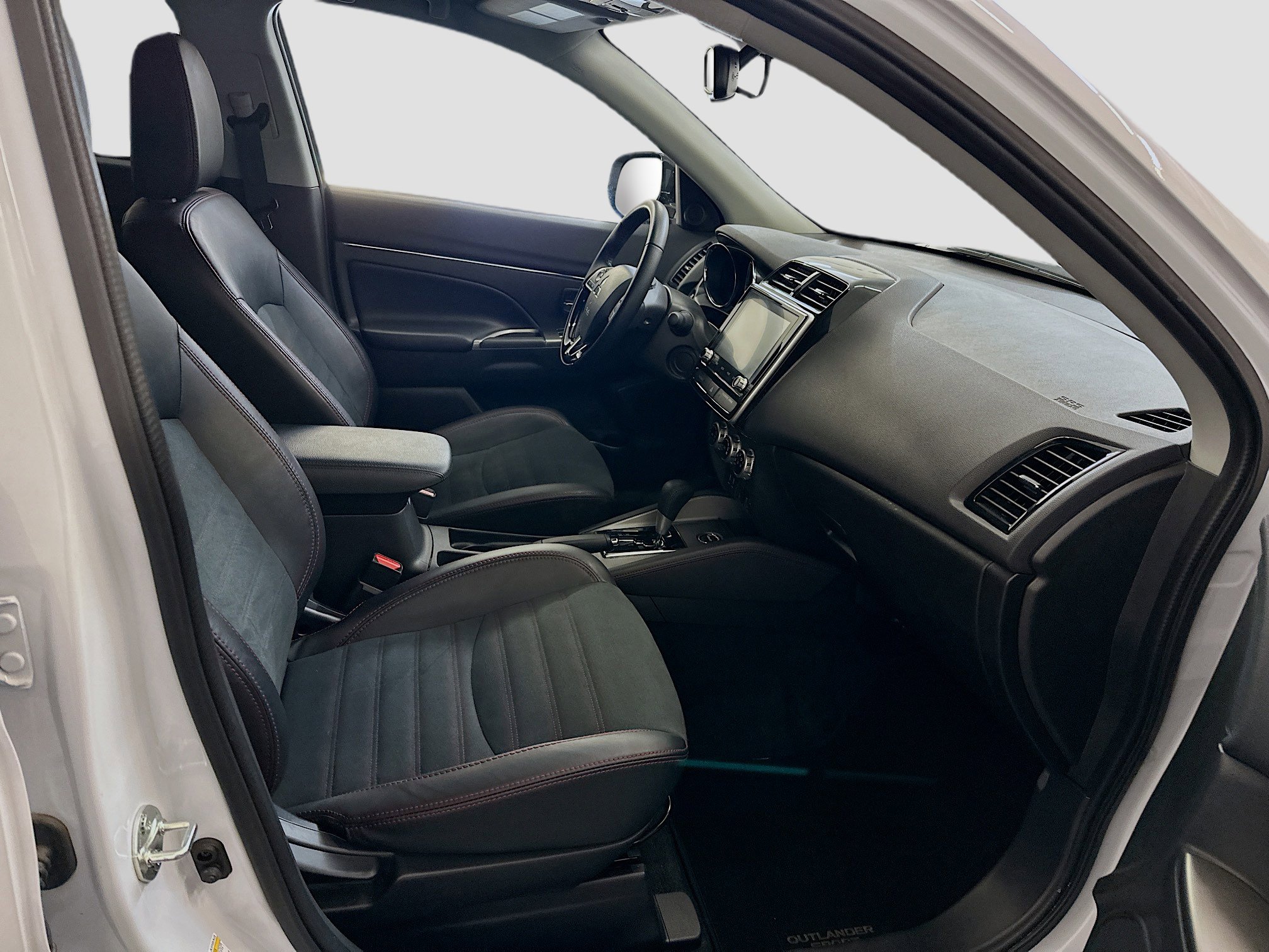 Used 2025 Mitsubishi Outlander Sport SE image 31