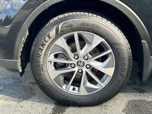 Used 2018 Toyota RAV4 XLE w/ Convenience Package AWD/4WD image 17