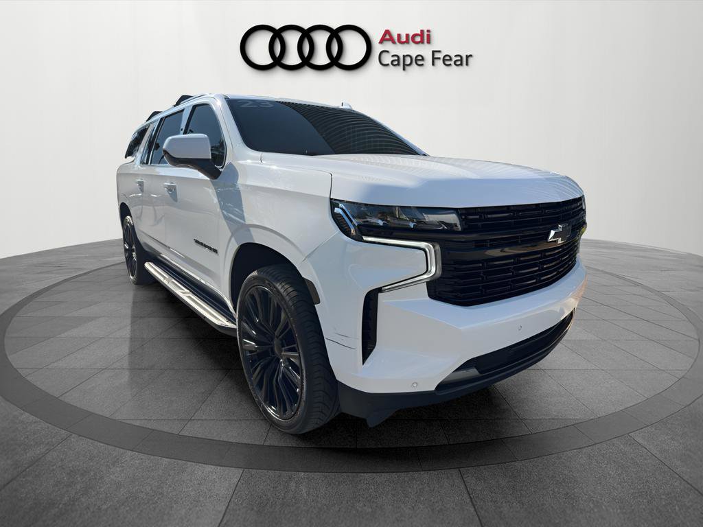 Used 2023 Chevrolet Suburban RST image 3