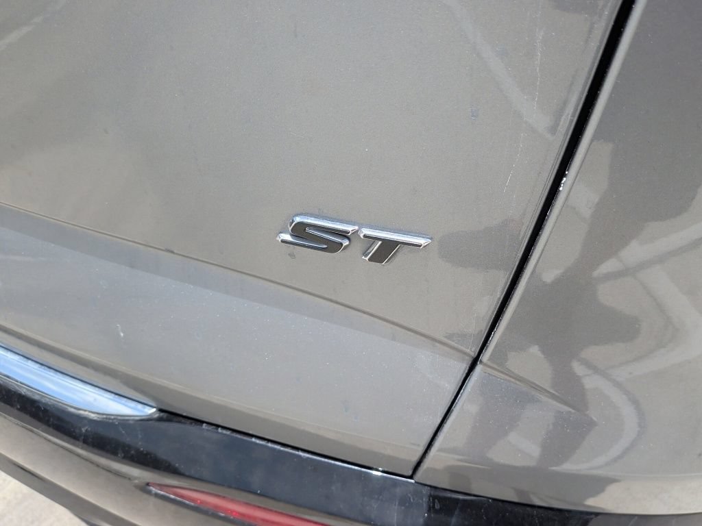 Used 2023 Buick Enclave Essence w/ Sport Touring Edition FWD image 9