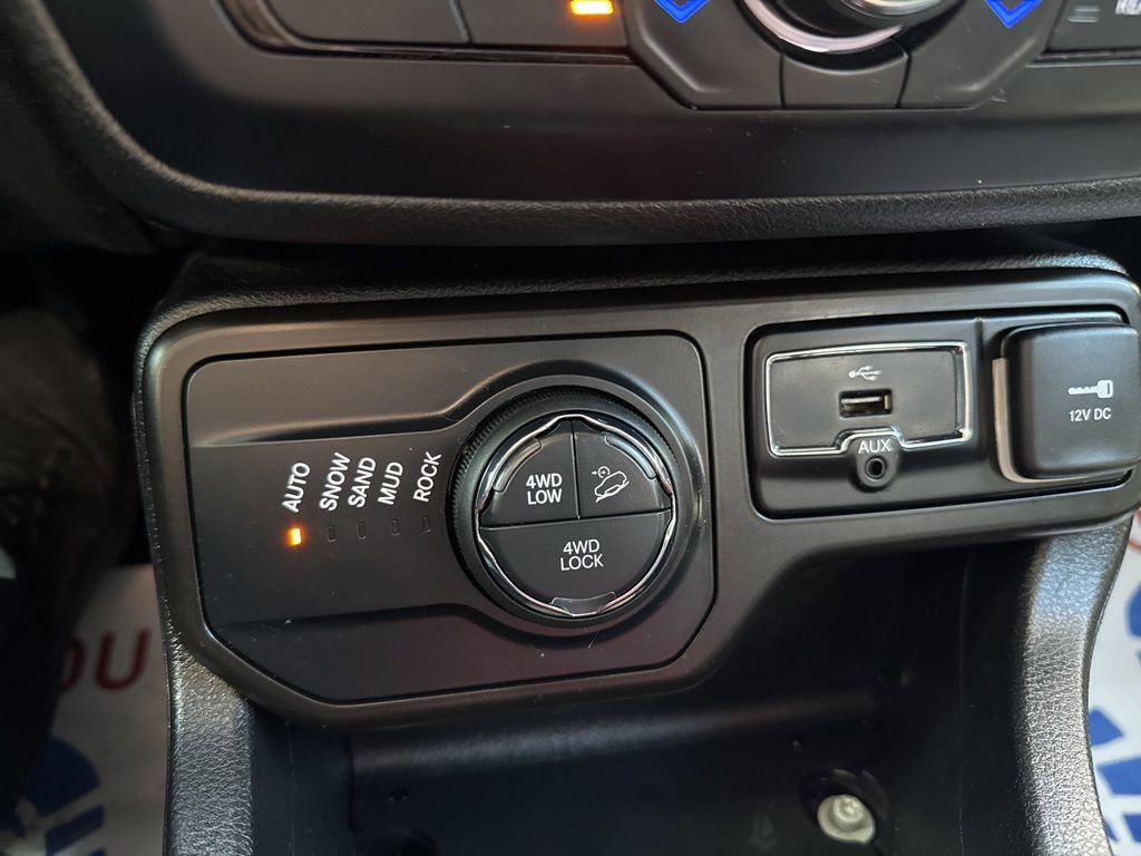 Used 2019 Jeep Renegade Trailhawk w/ Cold Weather Group II image 25
