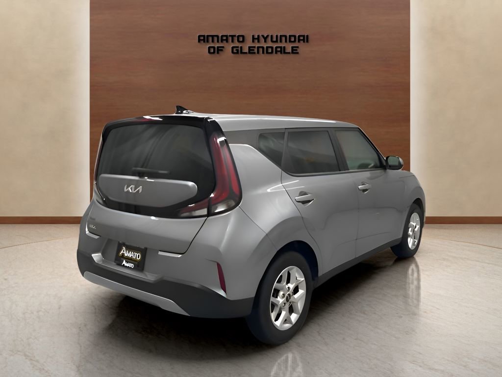 Used 2025 Kia Soul LX w/ LX Technology Package FWD image 5