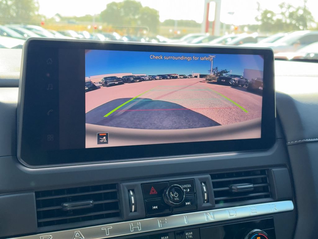 Used 2026 Nissan Pathfinder S FWD image 14