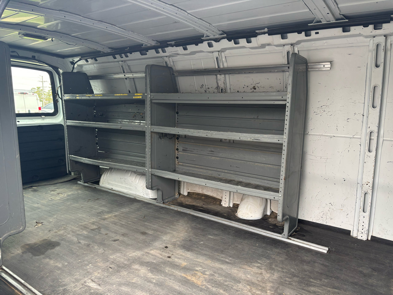 Used 2013 Chevrolet Express 2500 Extended image 11