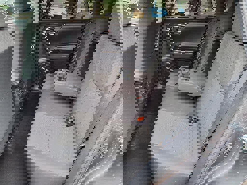 Used 2021 Toyota RAV4 XLE image 10