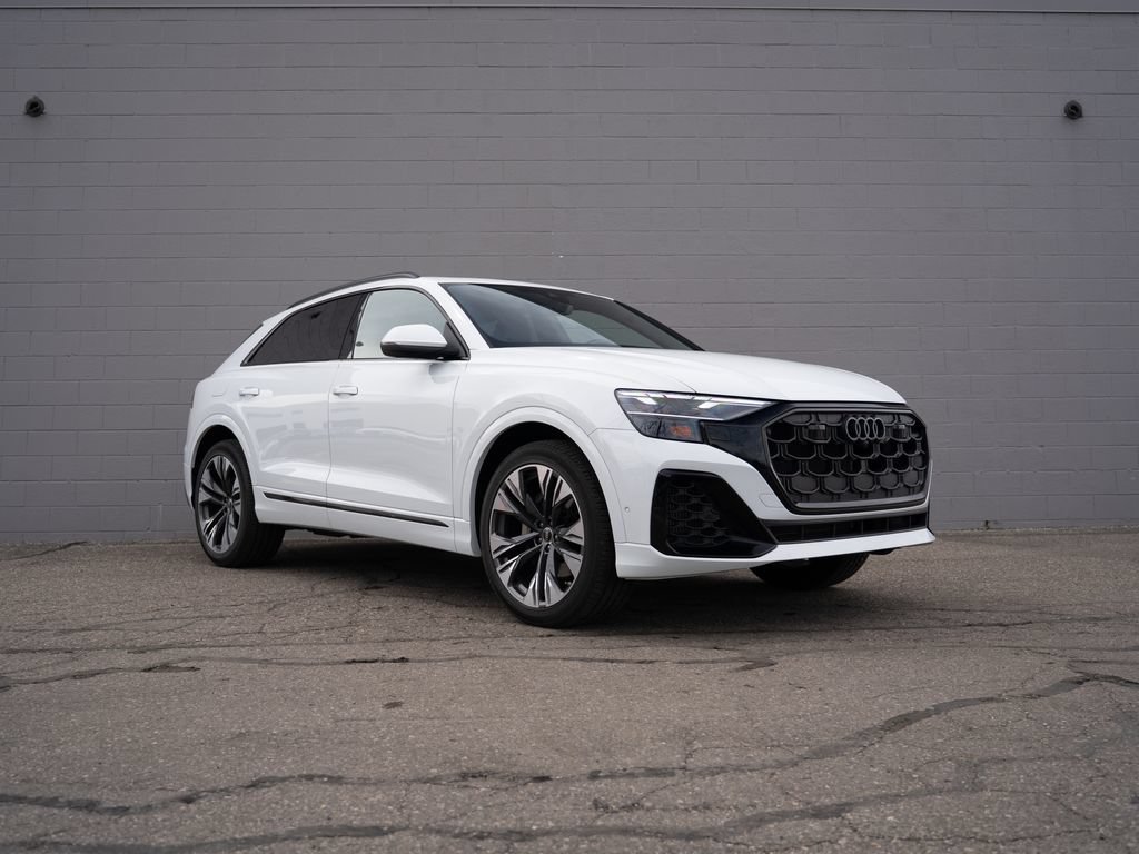 Certified 2025 Audi Q8 Premium Plus w/ Premium Plus Package AWD/4WD image 9